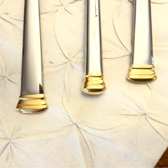 🦋 LENOX 18/10 flatware, 5 pc service for 8 with extra serve spoon & fork - Picture 4 of 10